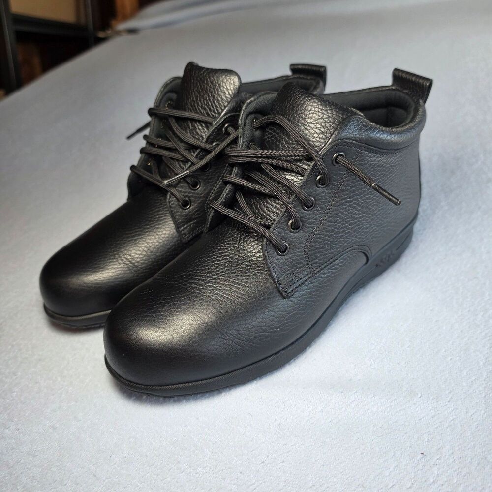 SAS Alpine Boots Women's Size 8.5 Black Leather Chukka Ankle Work Slip Resistant